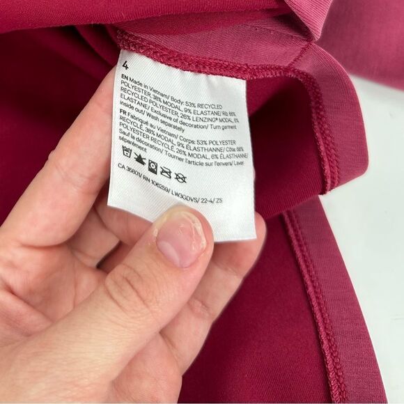 Lululemon Softstreme Turtleneck Pullover Pomegranate Size 4 - Picture 9 of 9